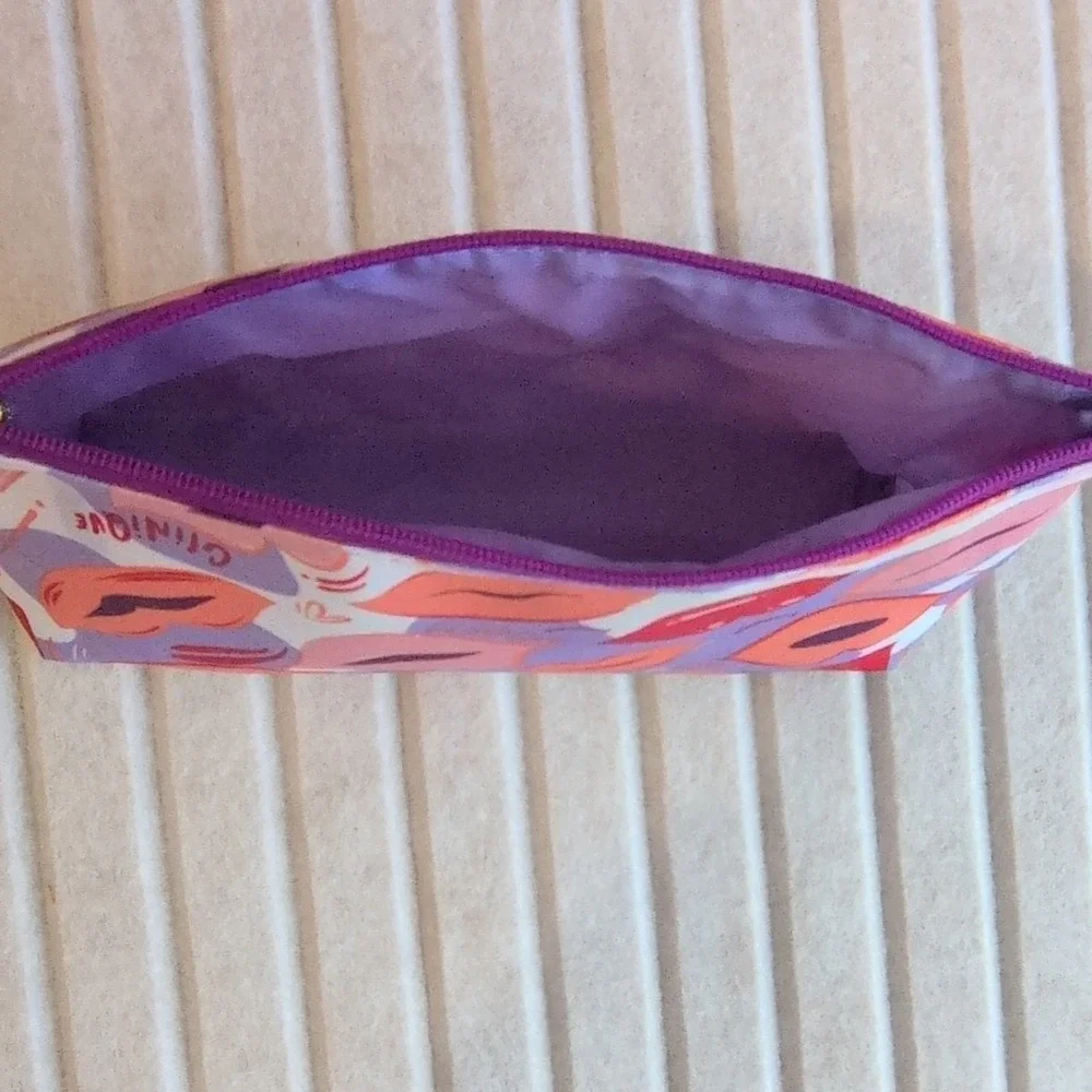 Clinique Makeup Bag Lips Print Purple Red Pink Orange White Fabric Zipper